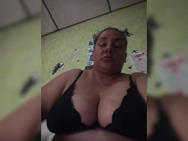 Uitzending screenshots Valeriacurvy