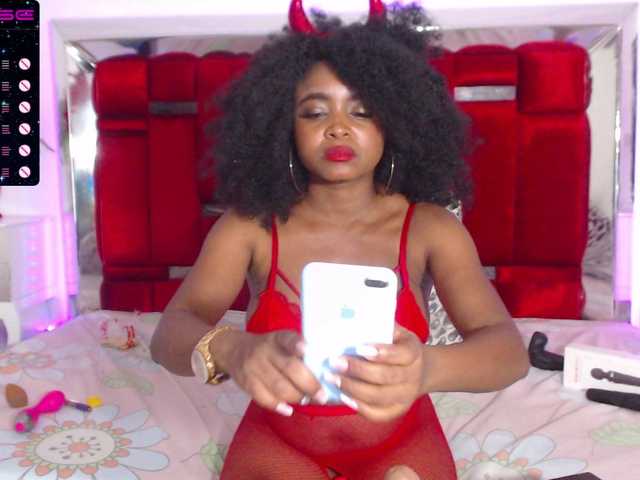 Foto's valerysexy4 Hey guys, hot day I want you to make me wet for you !! ♥♥ PVT // ON @goal full squirt #ebony #latina # 18 #slim #bigboob #lovens
