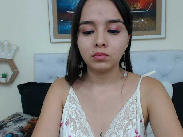 Foto's venusyiss Hi Lovers ! Today A mega Squirt , tip 333 to see my squit show and others to give me pleasure Tip=pleasure #latina #teen #natural #lovense #suggar