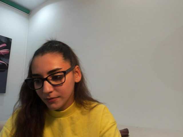 Uitzending screenshots violetmyers18