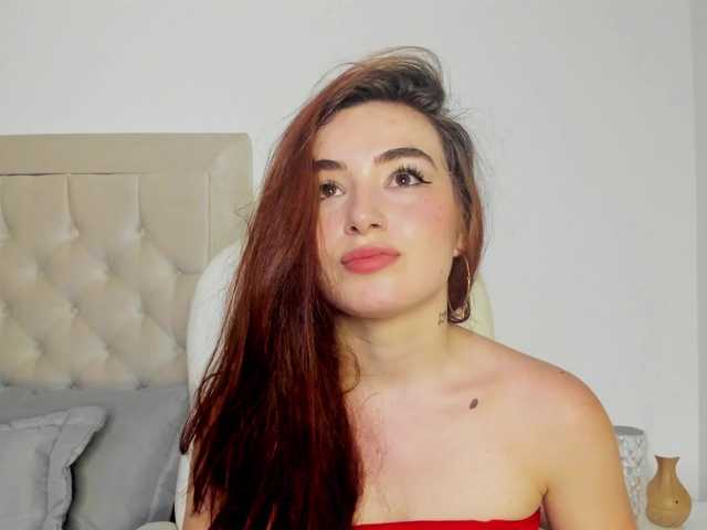 Foto's violetwatson- Today I am very playful, do you want to come and try me! Goal: 1500 tokens