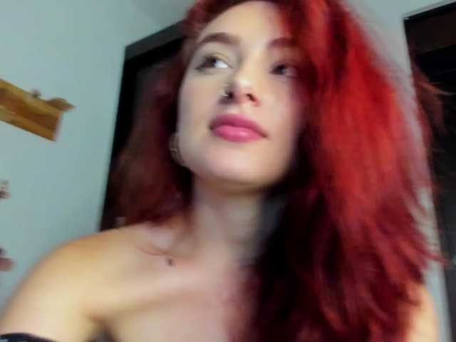 Foto's violetwatson- Today I am very playful, do you want to come and try me! Goal: 1500 tokens