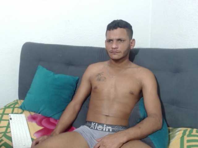 Foto's andreayerick hello guys welcome to my happy room