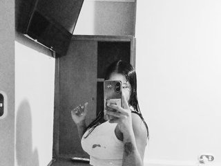 Erotische videochat ZAIRA-BREEZE